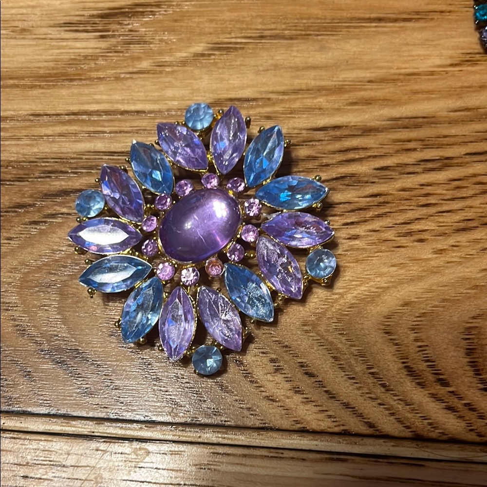 Multicolor Brooch Set - Picture 6 of 8
